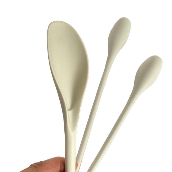 Kitchen Scoop White Hard Plastic Graduated Length Spoon Set of 3 - Picture 3 of 9